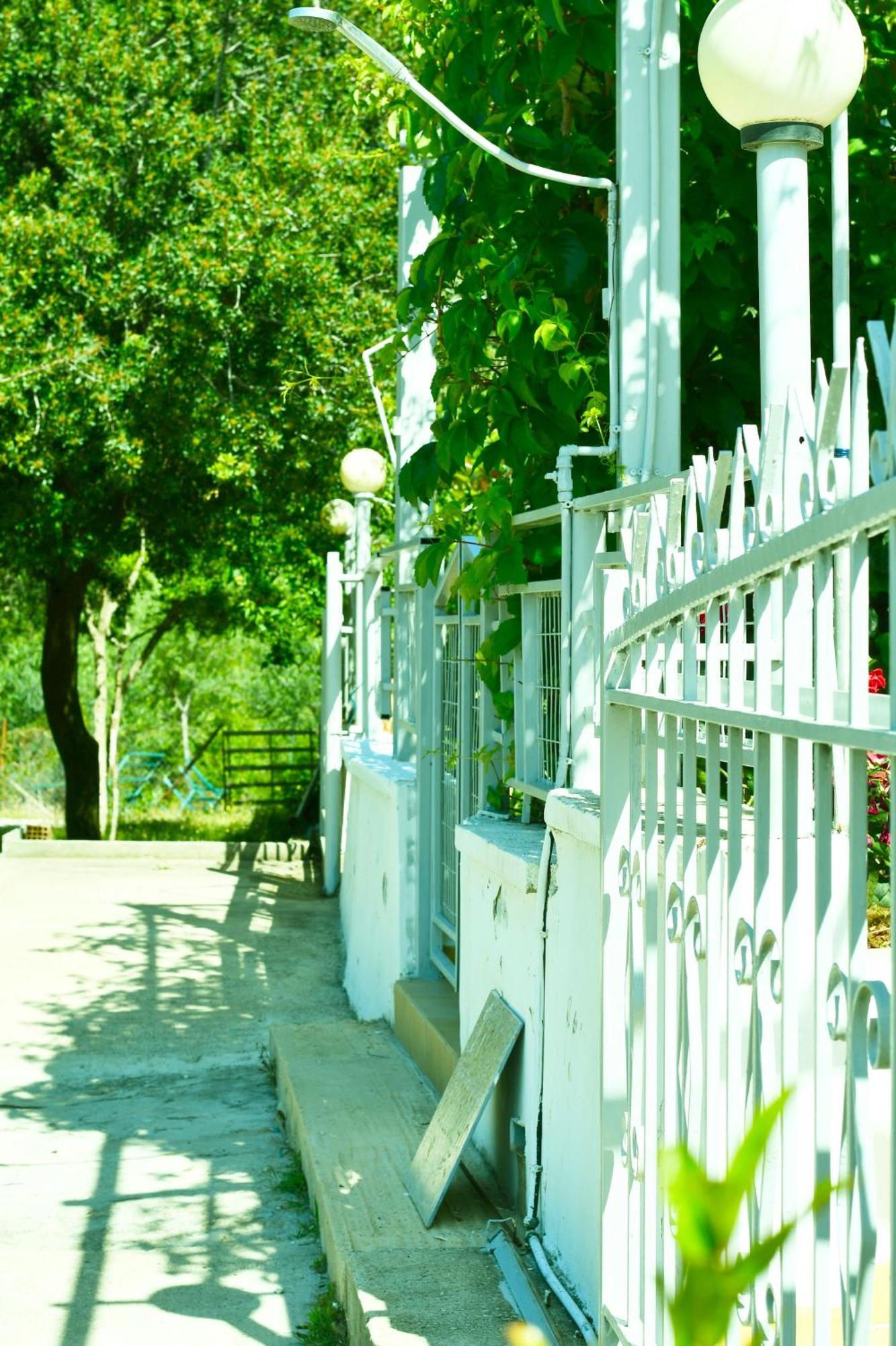 Garden Rooms Himara Kültér fotó