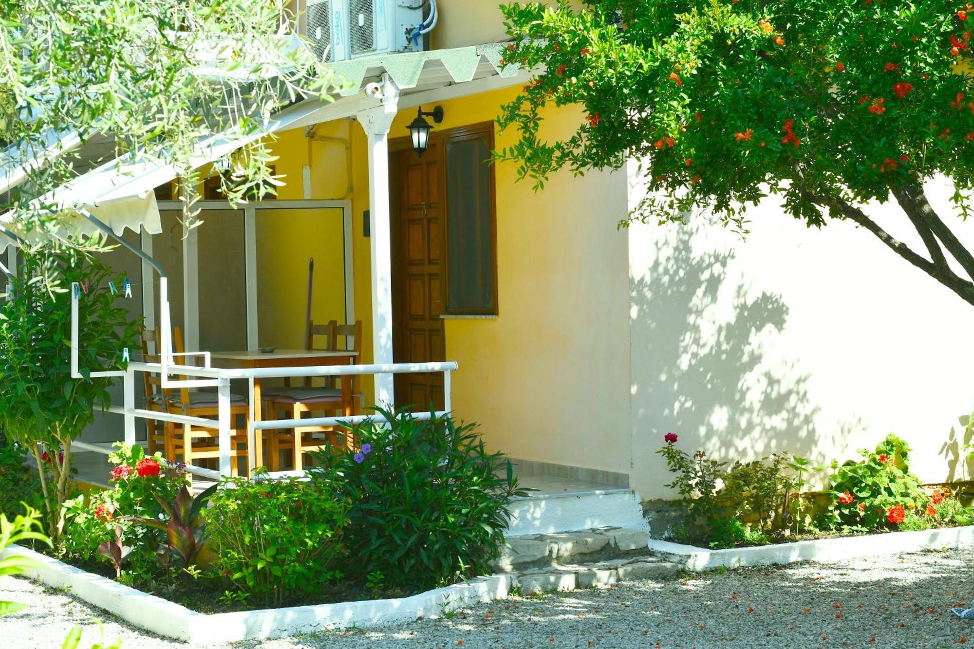 Garden Rooms Himara Kültér fotó