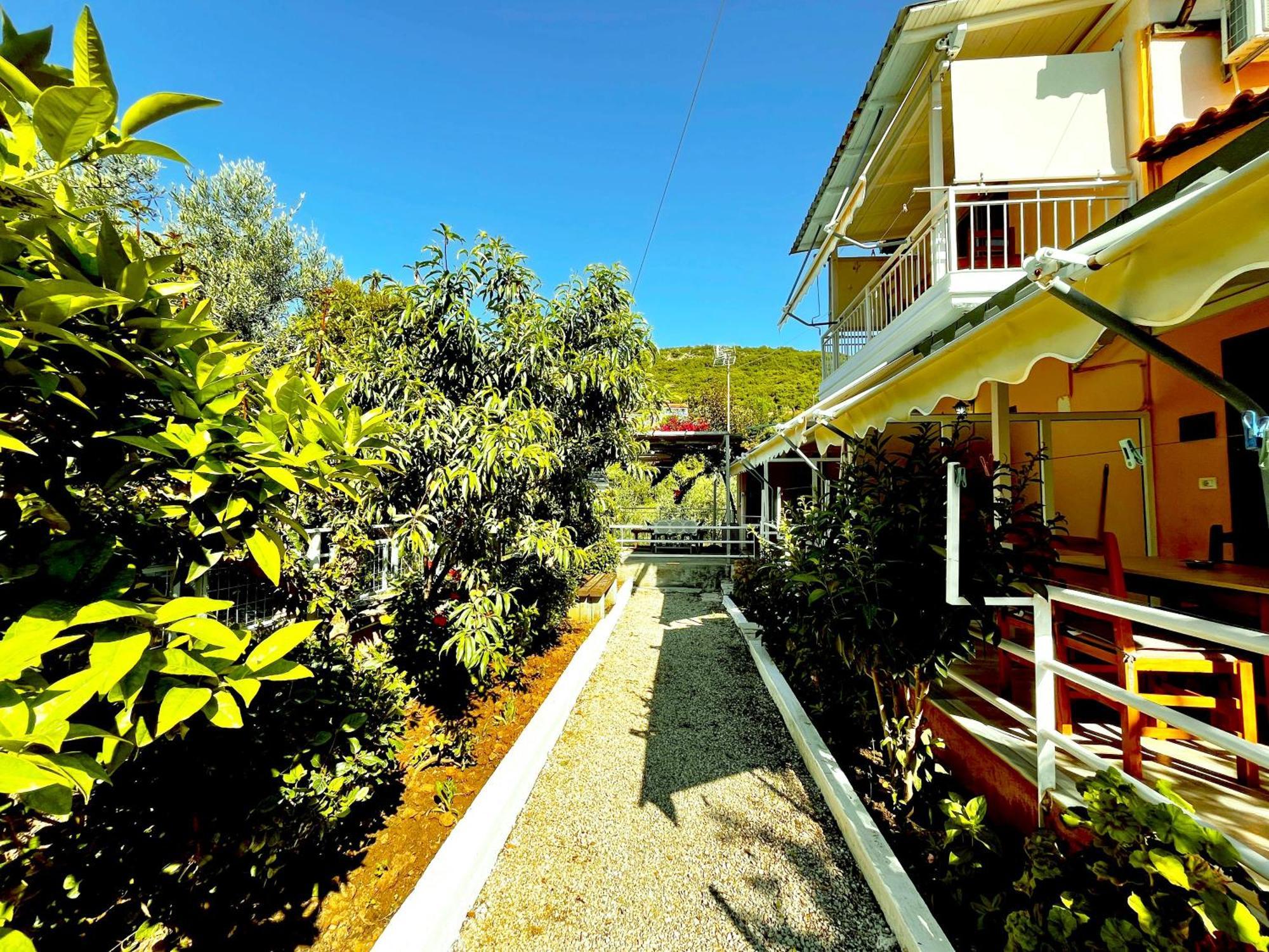 Garden Rooms Himara Kültér fotó