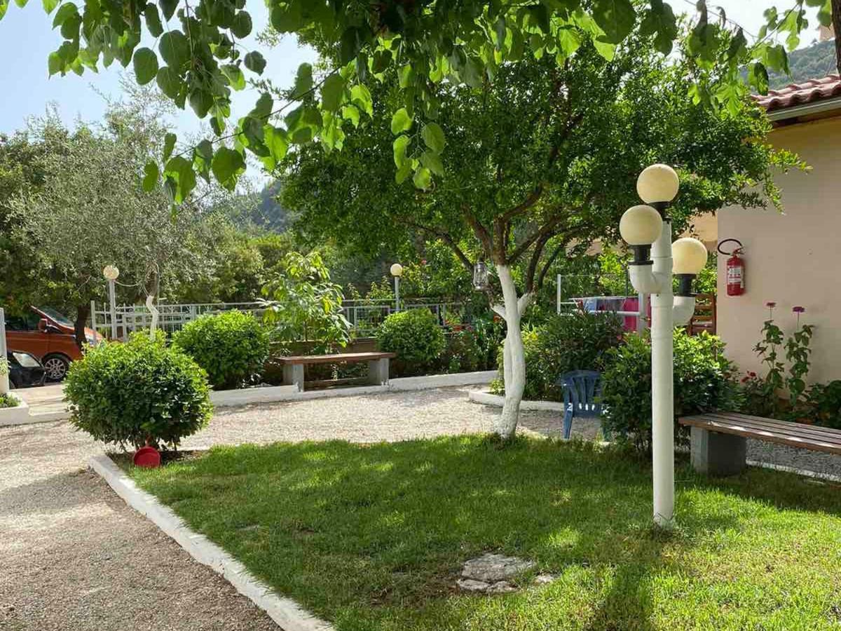 Garden Rooms Himara Kültér fotó